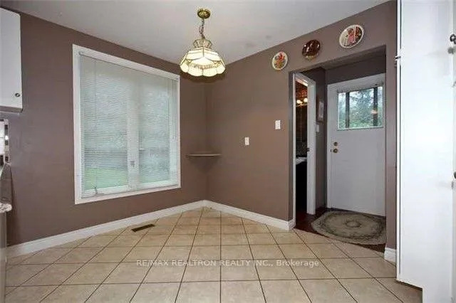 Photo 6 of 3 Shady Lane Crescent, Markham, Langstaff South — HOMEH