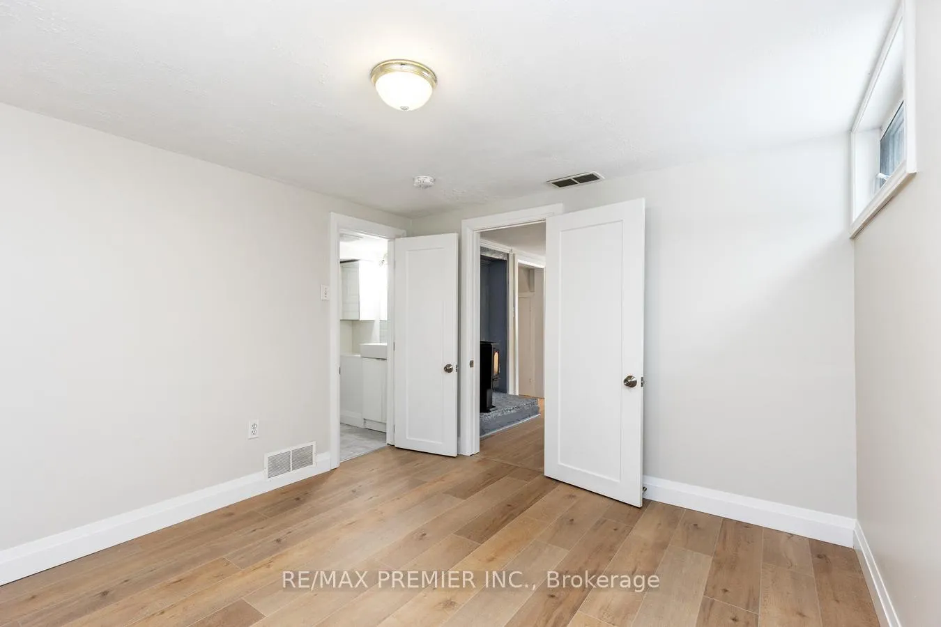 Photo 3 of Unit 3, 152 Owen Street, Barrie, City Centre — HOMEH