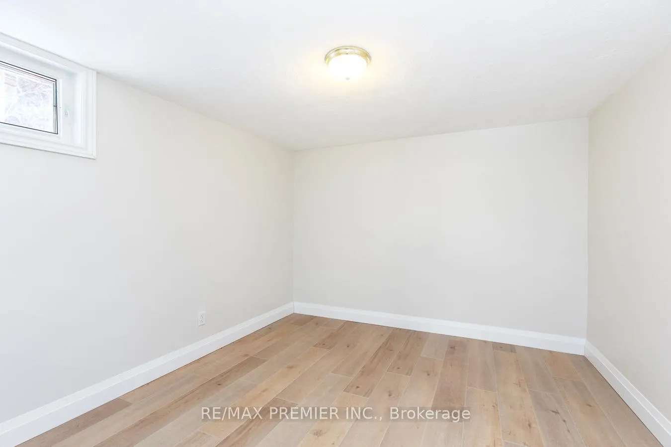Photo 4 of Unit 3, 152 Owen Street, Barrie, City Centre — HOMEH