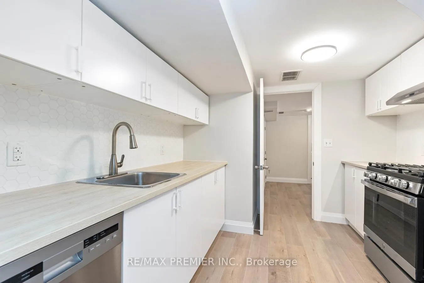 Photo 9 of Unit 3, 152 Owen Street, Barrie, City Centre — HOMEH