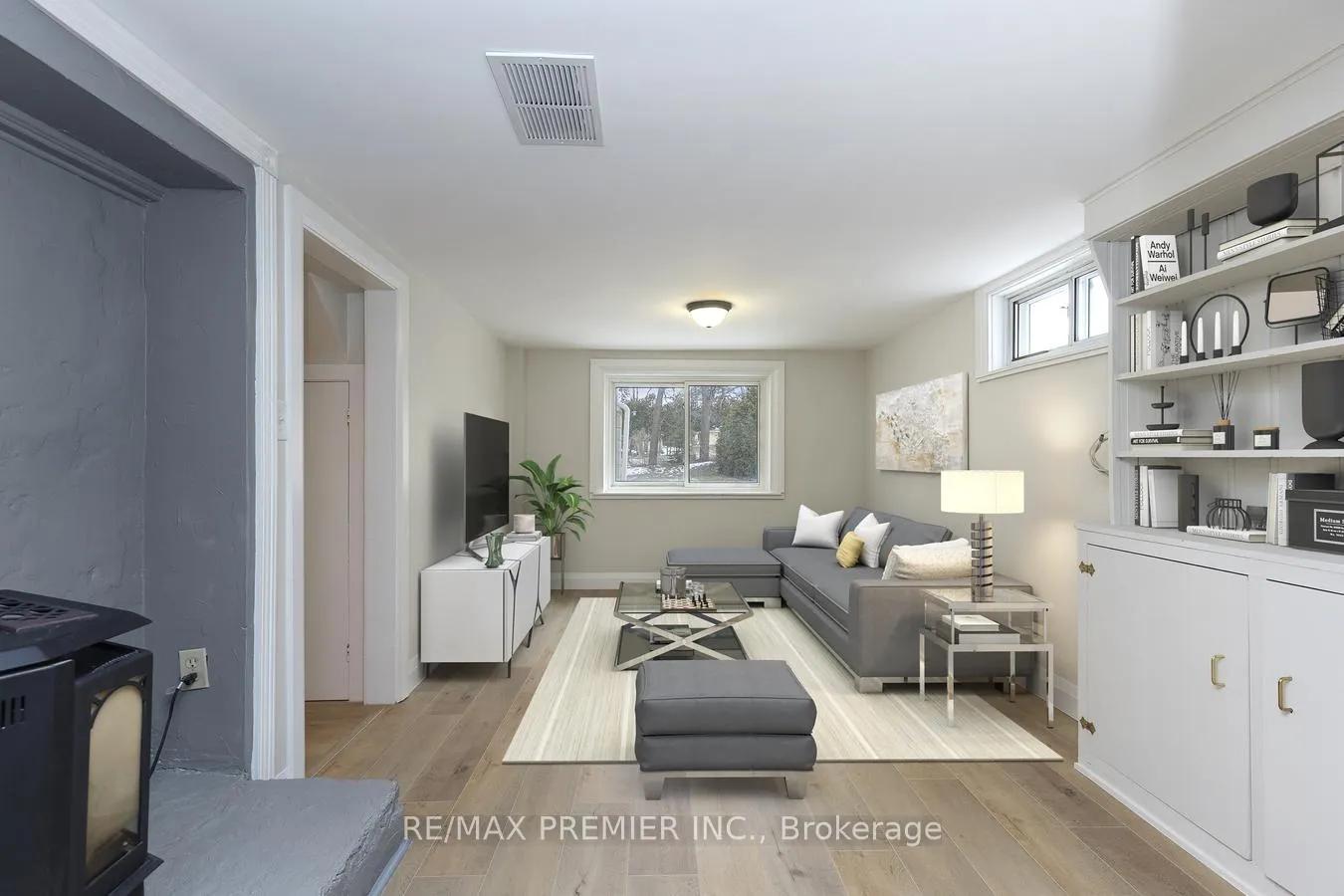 Photo 11 of Unit 3, 152 Owen Street, Barrie, City Centre — HOMEH