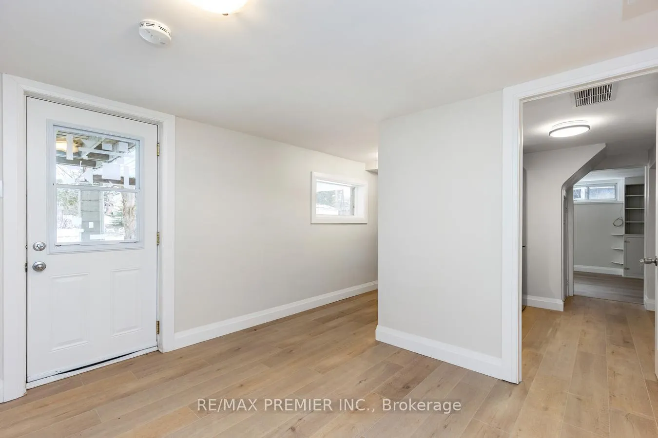 Photo 12 of Unit 3, 152 Owen Street, Barrie, City Centre — HOMEH