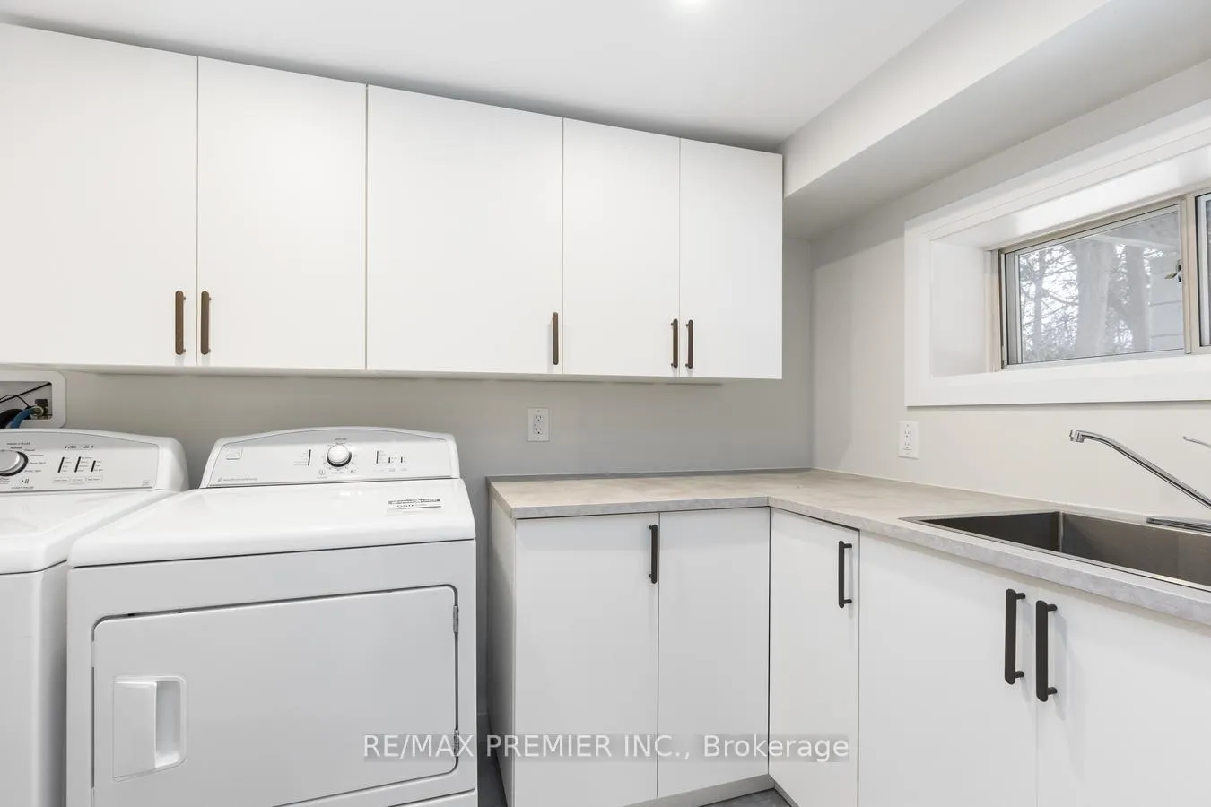 Photo 13 of Unit 3, 152 Owen Street, Barrie, City Centre — HOMEH