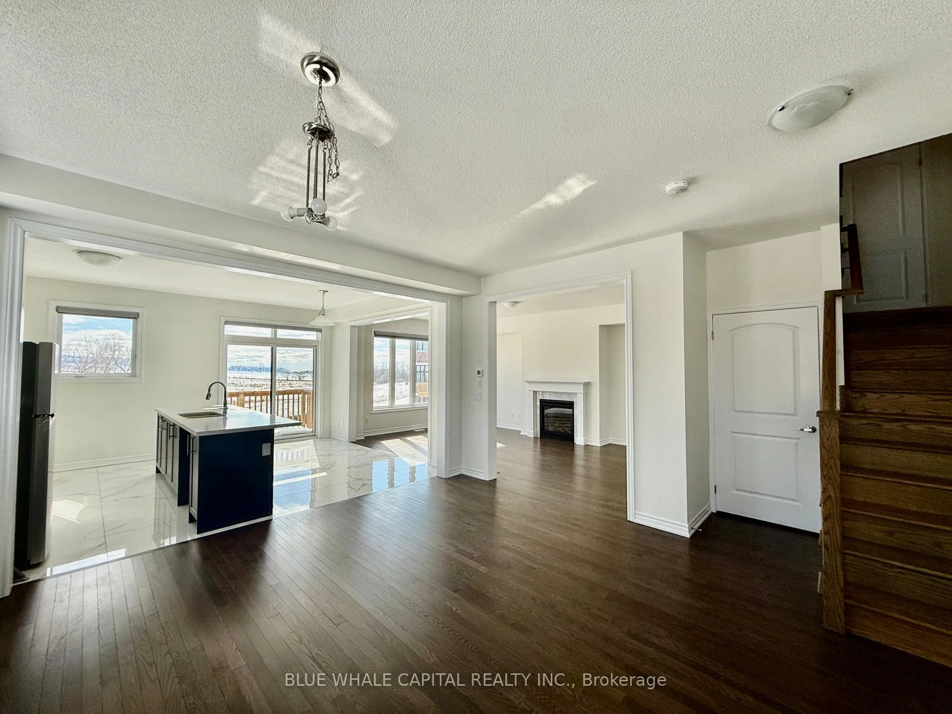 Photo 3 of 1051 Thompson Drive, Oshawa, Kedron — HOMEH