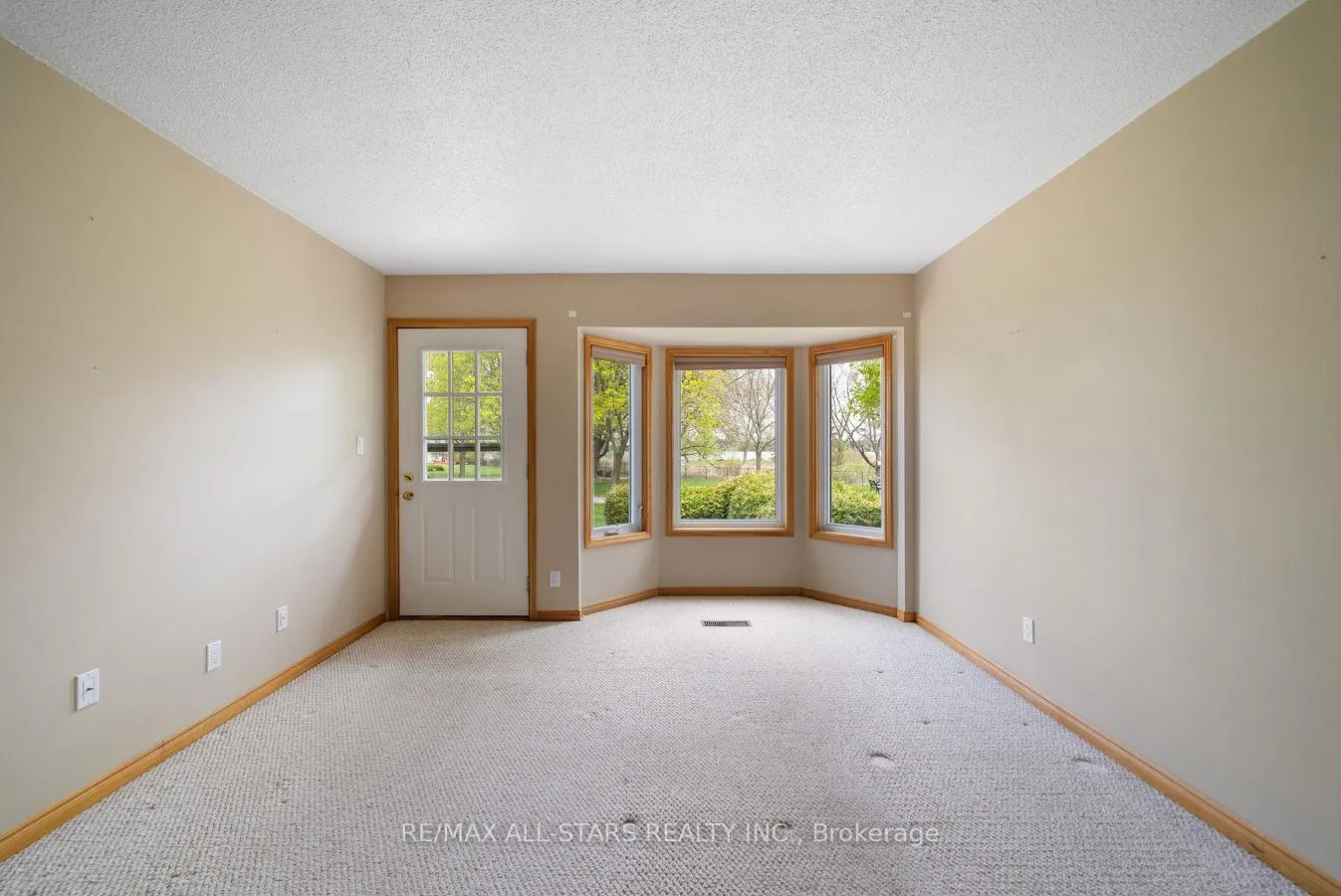 Photo 9 of Unit 8, 234 Water Street, Scugog, Port Perry — HOMEH