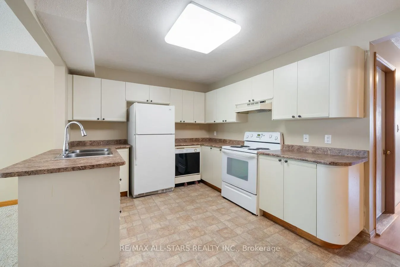 Photo 13 of Unit 8, 234 Water Street, Scugog, Port Perry — HOMEH