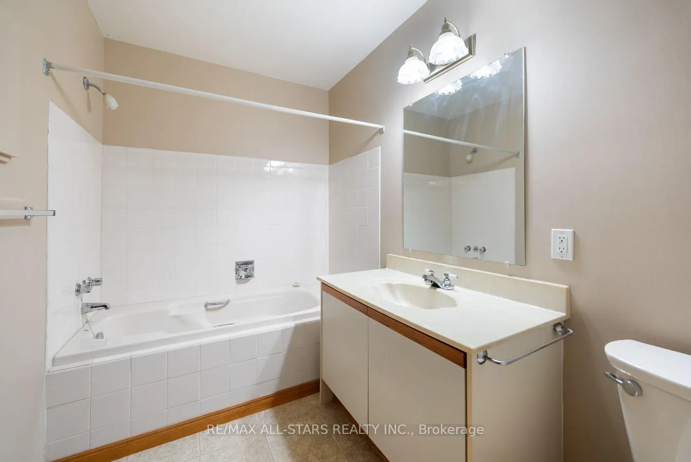 Photo 24 of Unit 8, 234 Water Street, Scugog, Port Perry — HOMEH