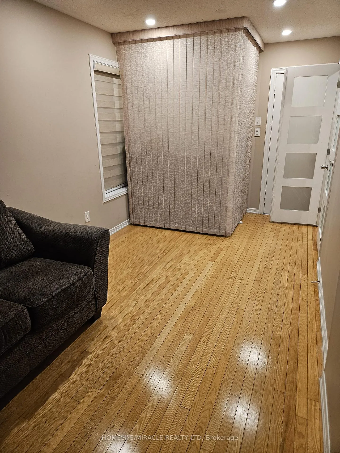 Photo 10 of 19 Fairwood Circle, Brampton, Sandringham-Wellington — HOMEH