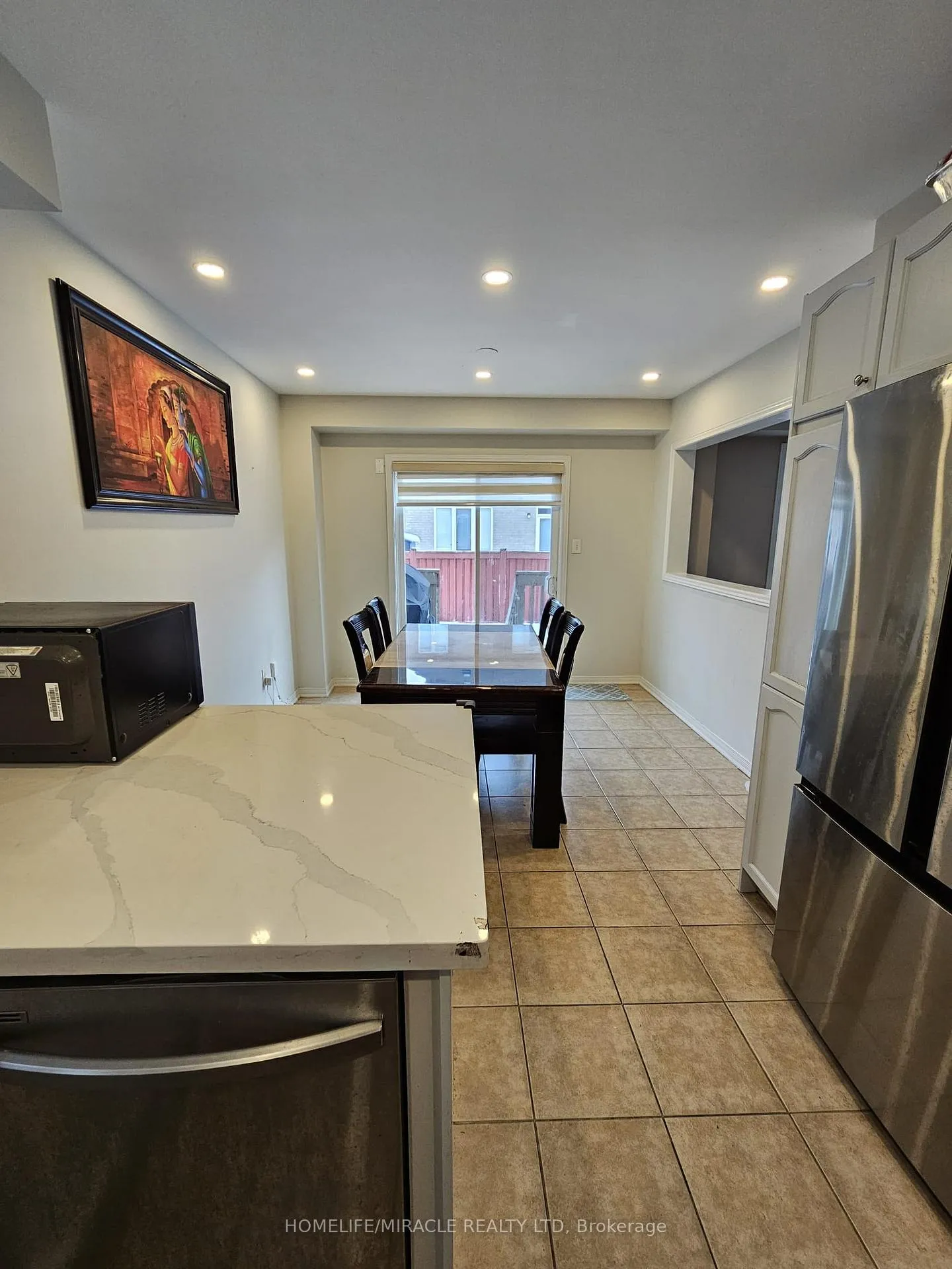 Photo 11 of 19 Fairwood Circle, Brampton, Sandringham-Wellington — HOMEH