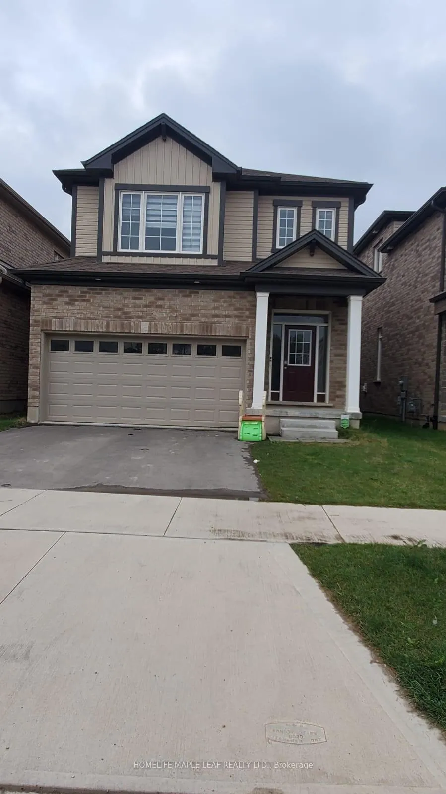 Front of 19 Saddlebrook Court