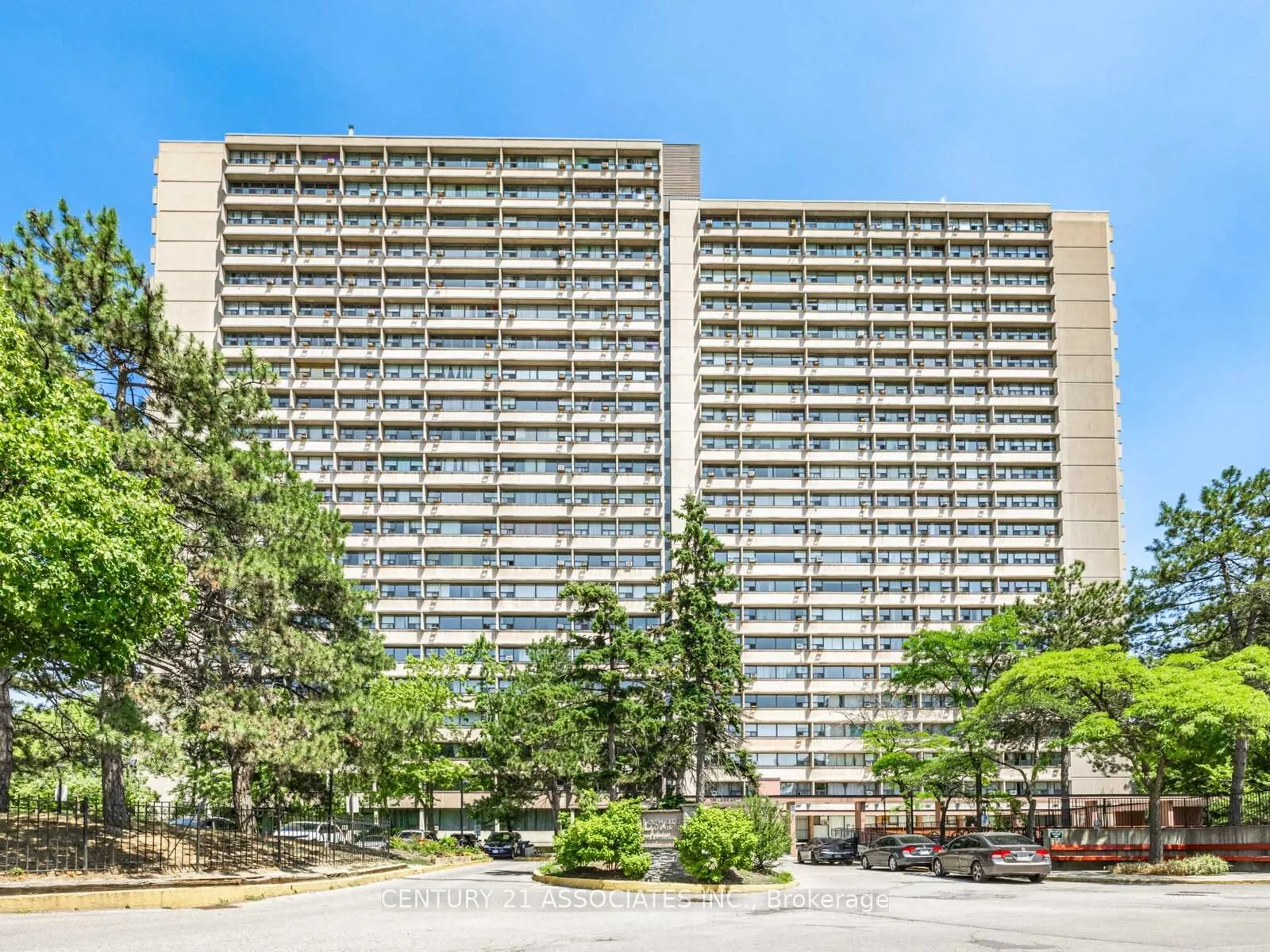 Photo 1 of Unit 402, 100 Leeward Glenway, Toronto, Flemingdon Park — HOMEH
