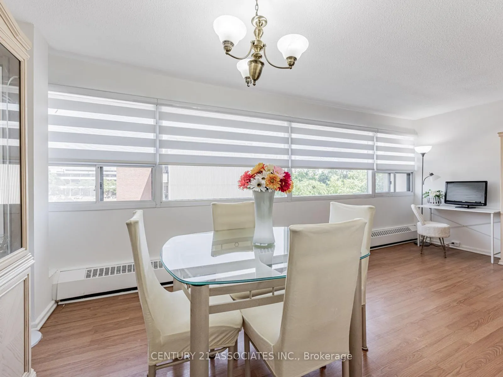 Photo 10 of Unit 402, 100 Leeward Glenway, Toronto, Flemingdon Park — HOMEH