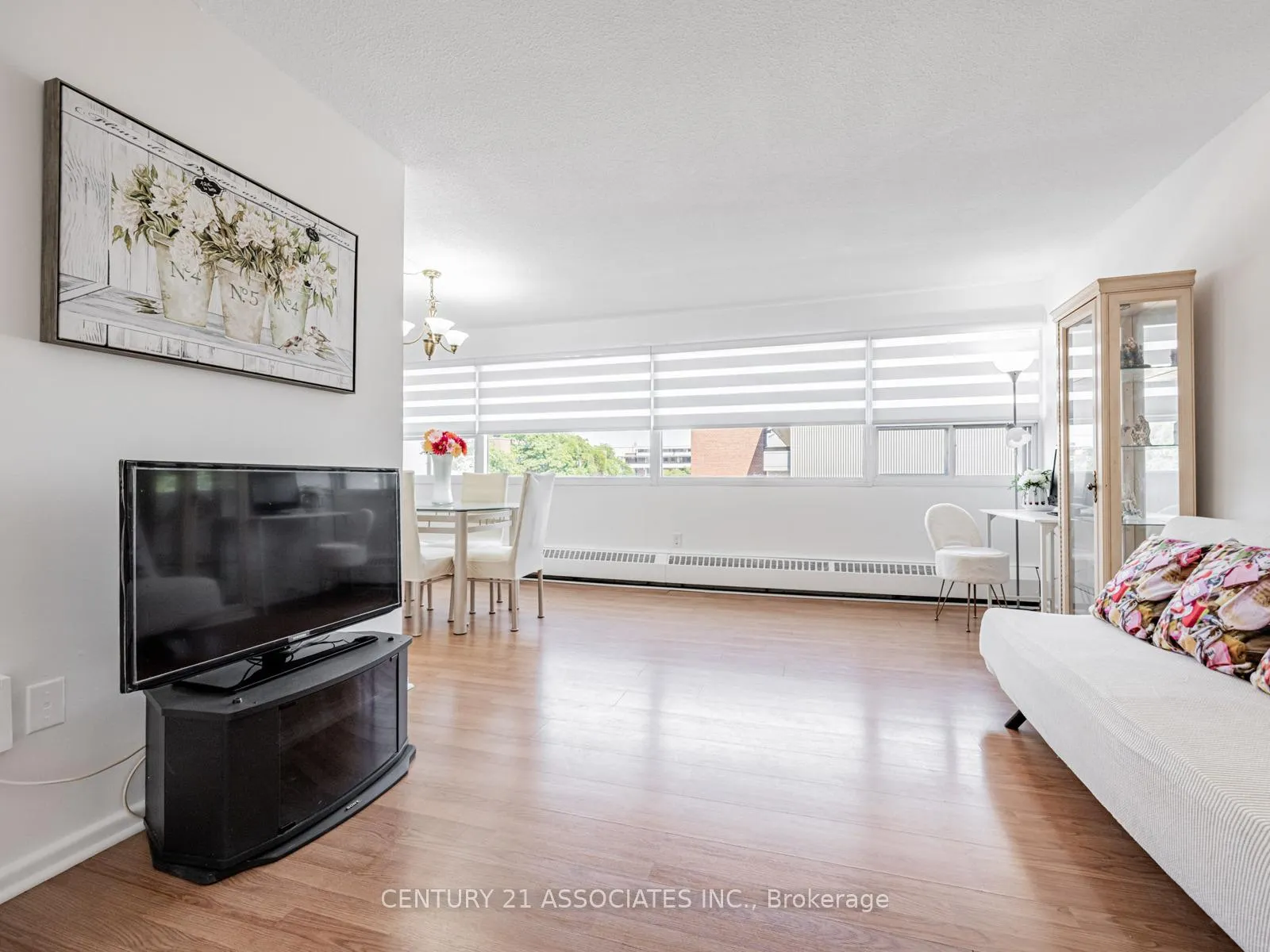 Photo 14 of Unit 402, 100 Leeward Glenway, Toronto, Flemingdon Park — HOMEH