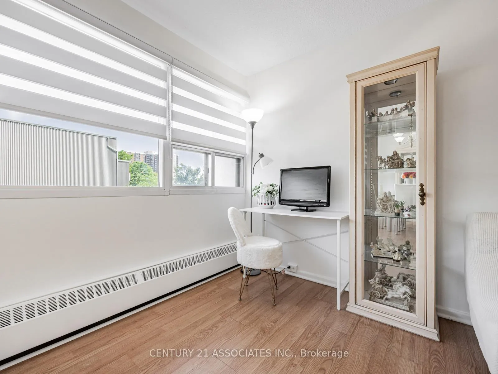 Photo 16 of Unit 402, 100 Leeward Glenway, Toronto, Flemingdon Park — HOMEH