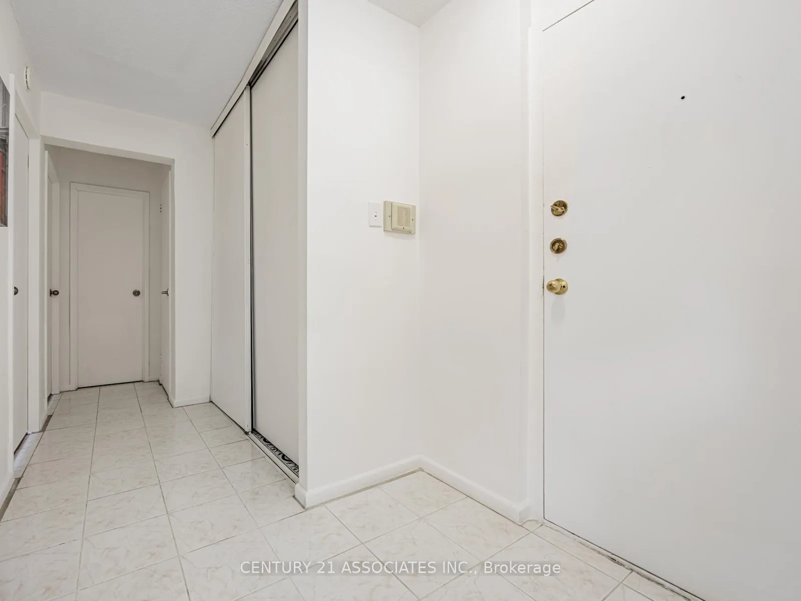 Photo 18 of Unit 402, 100 Leeward Glenway, Toronto, Flemingdon Park — HOMEH