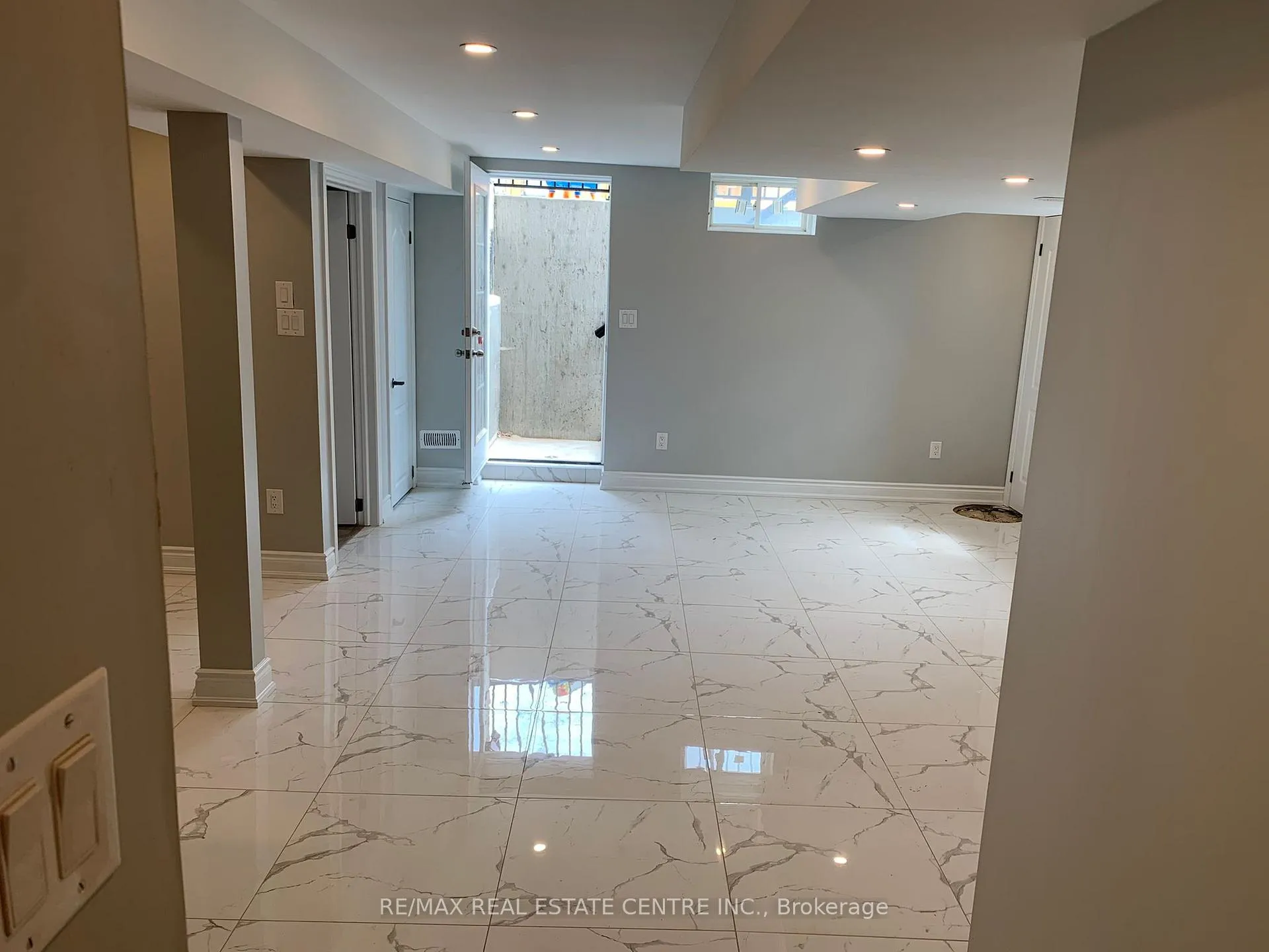 Photo 6 of Unit Bsmt, 362 Remembrance Road, Brampton, Northwest Brampton — HOMEH