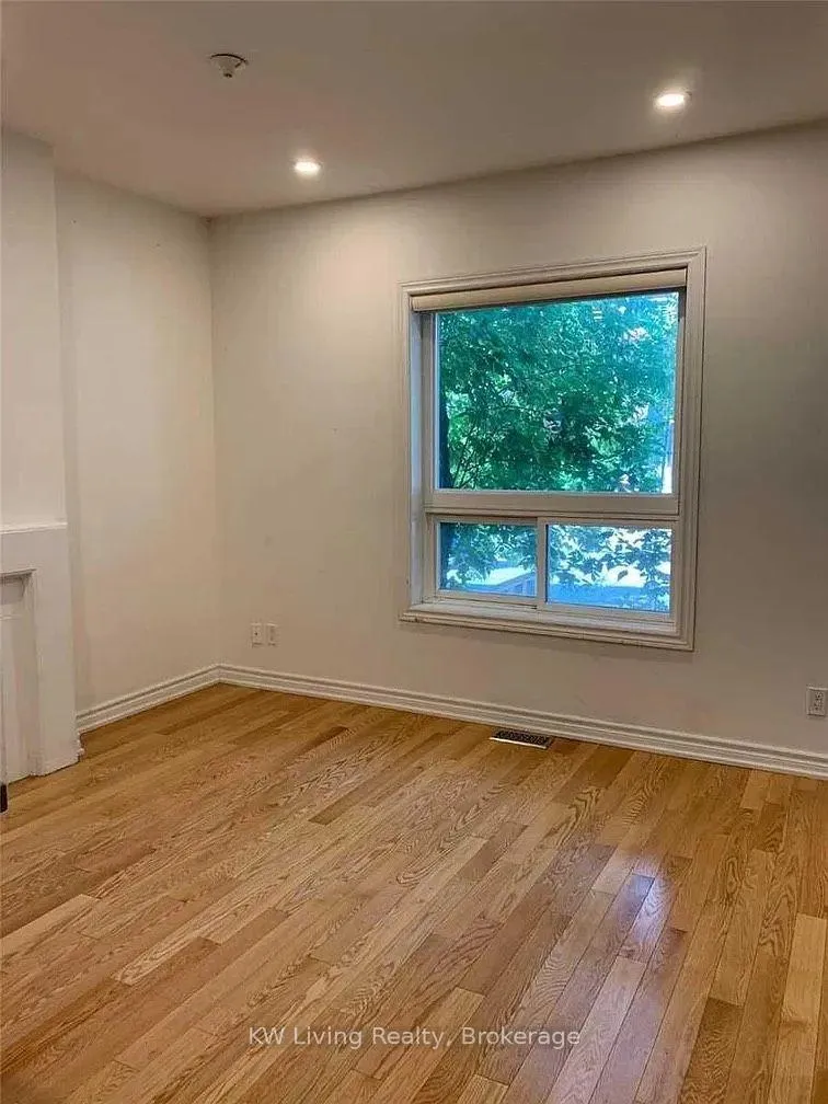 Photo 4 of Unit B, 875 Bathurst Street, Toronto, The Annex — HOMEH