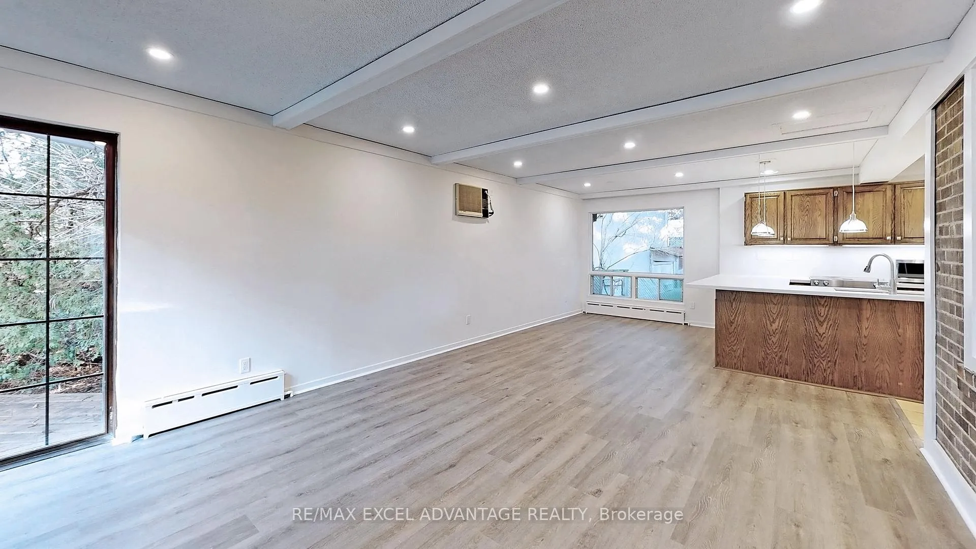 Photo 9 of 2 Sandringham Drive, Toronto, Bedford Park-Nortown — HOMEH