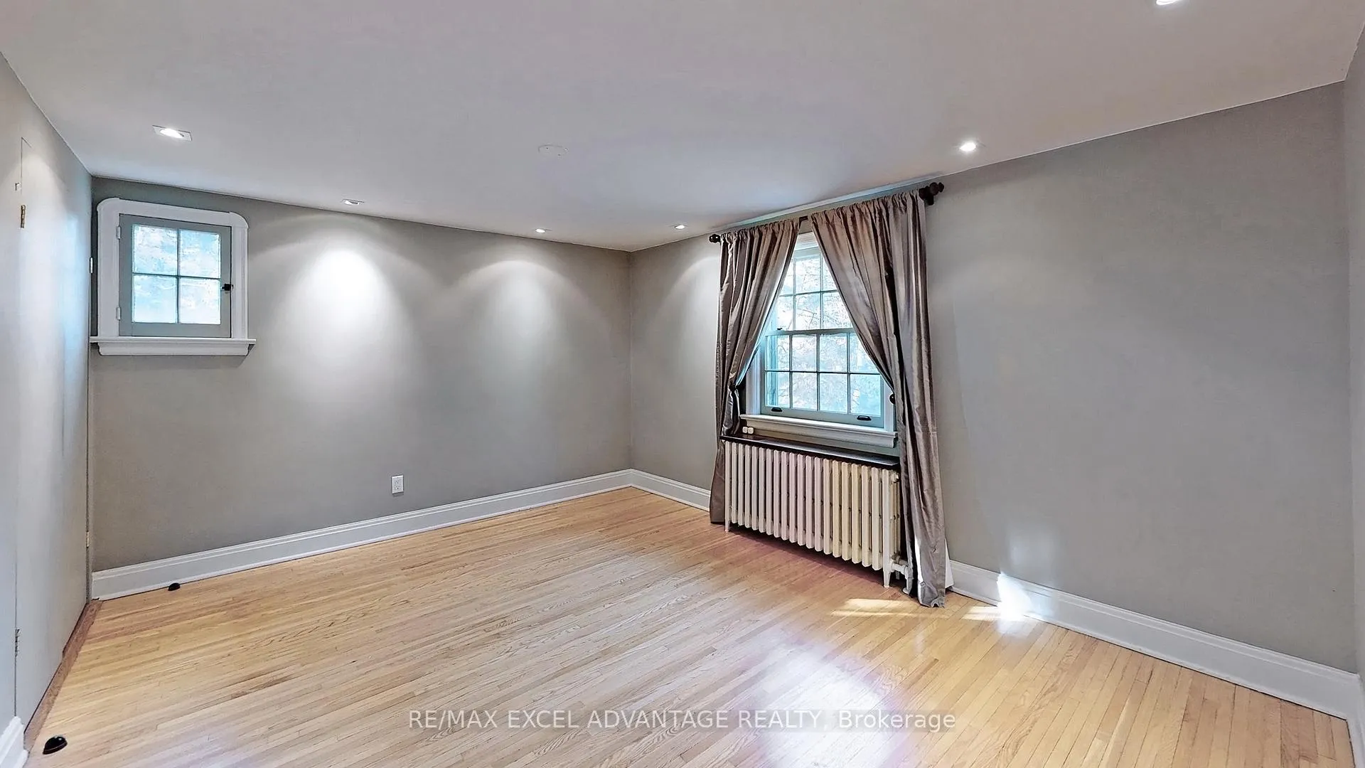 Photo 28 of 2 Sandringham Drive, Toronto, Bedford Park-Nortown — HOMEH