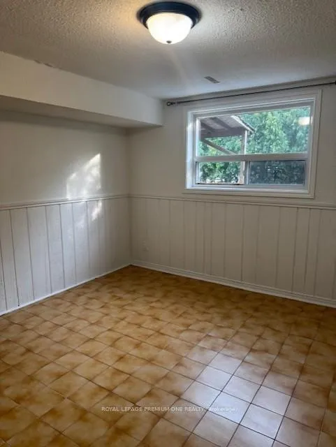 Photo 8 of 14 Bramhall Court, Brampton, Madoc — HOMEH