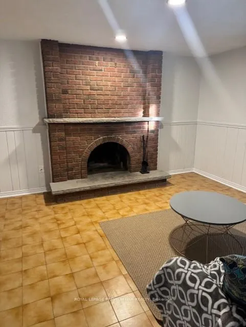 Photo 10 of 14 Bramhall Court, Brampton, Madoc — HOMEH