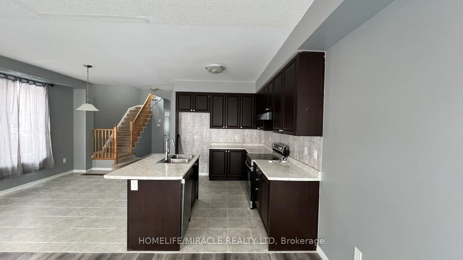 Photo 2 of 43 Sumac Drive, Haldimand — HOMEH