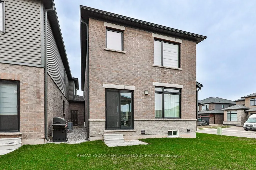 Photo 44 of 3 Bentgrass Drive, Welland, Hwy 406/Welland — HOMEH