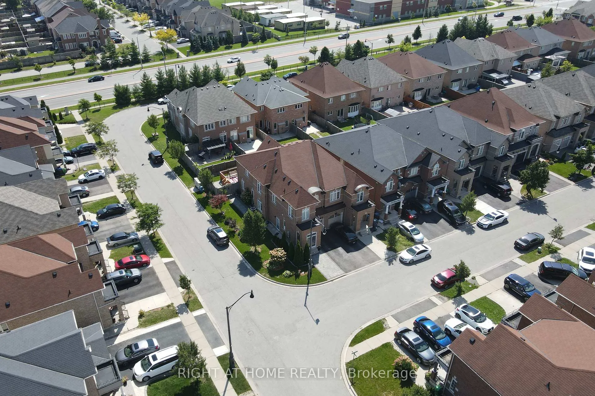 Photo 1 of Unit LOWER, 33 Wasaga Road, Brampton, Credit Valley — HOMEH