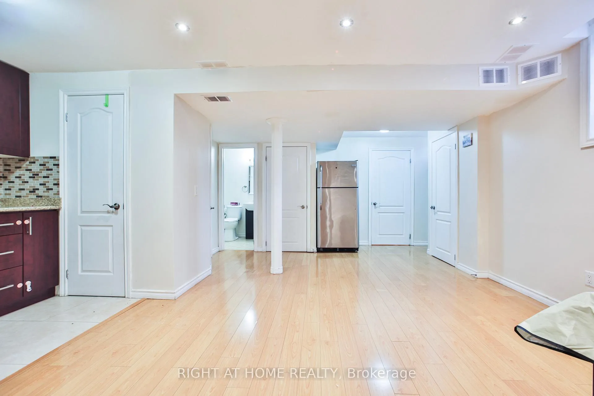 Photo 10 of Unit LOWER, 33 Wasaga Road, Brampton, Credit Valley — HOMEH