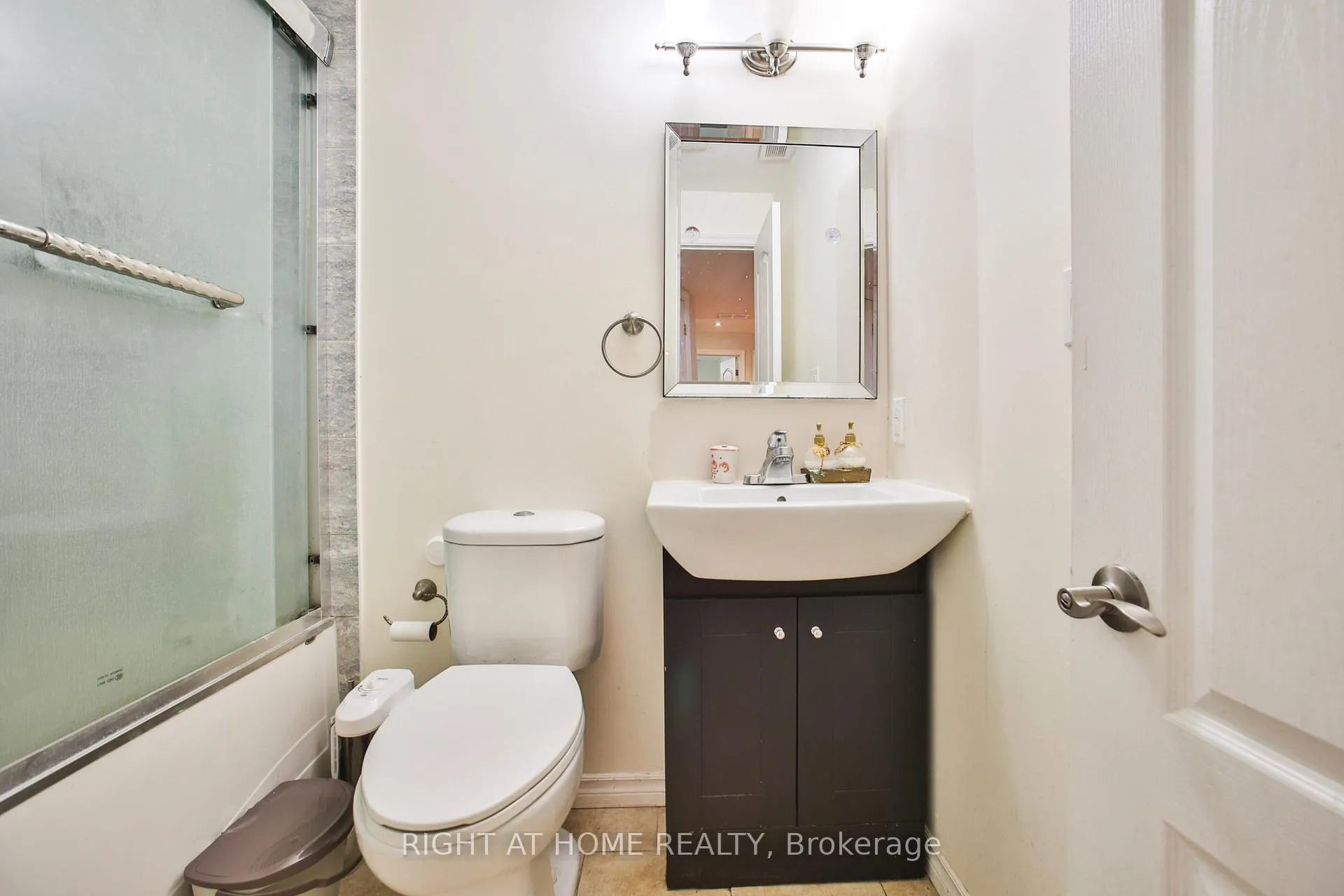 Photo 19 of Unit LOWER, 33 Wasaga Road, Brampton, Credit Valley — HOMEH