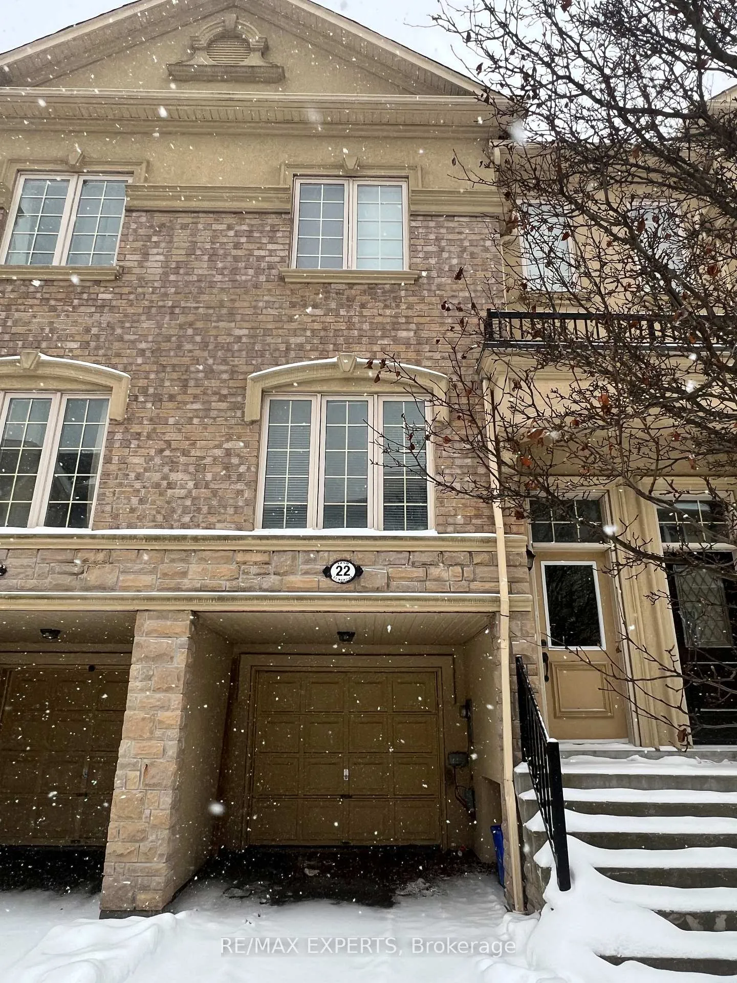 Photo 2 of Unit 22, 1250 St. Martins Drive, Pickering, Bay Ridges — HOMEH