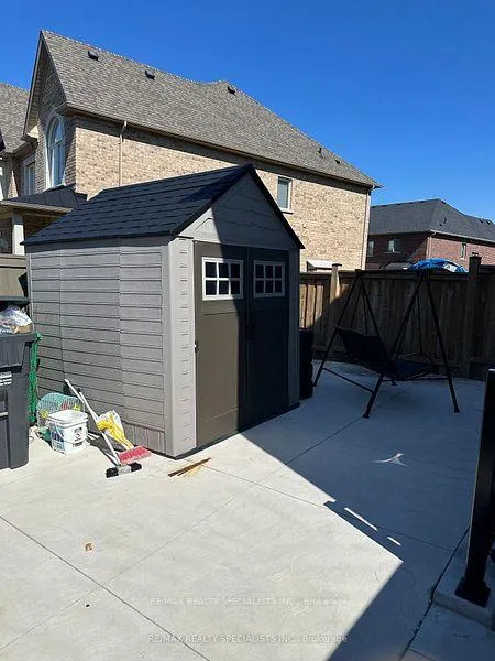 Photo 15 of 1 Military Crescent, Brampton, Northwest Brampton — HOMEH