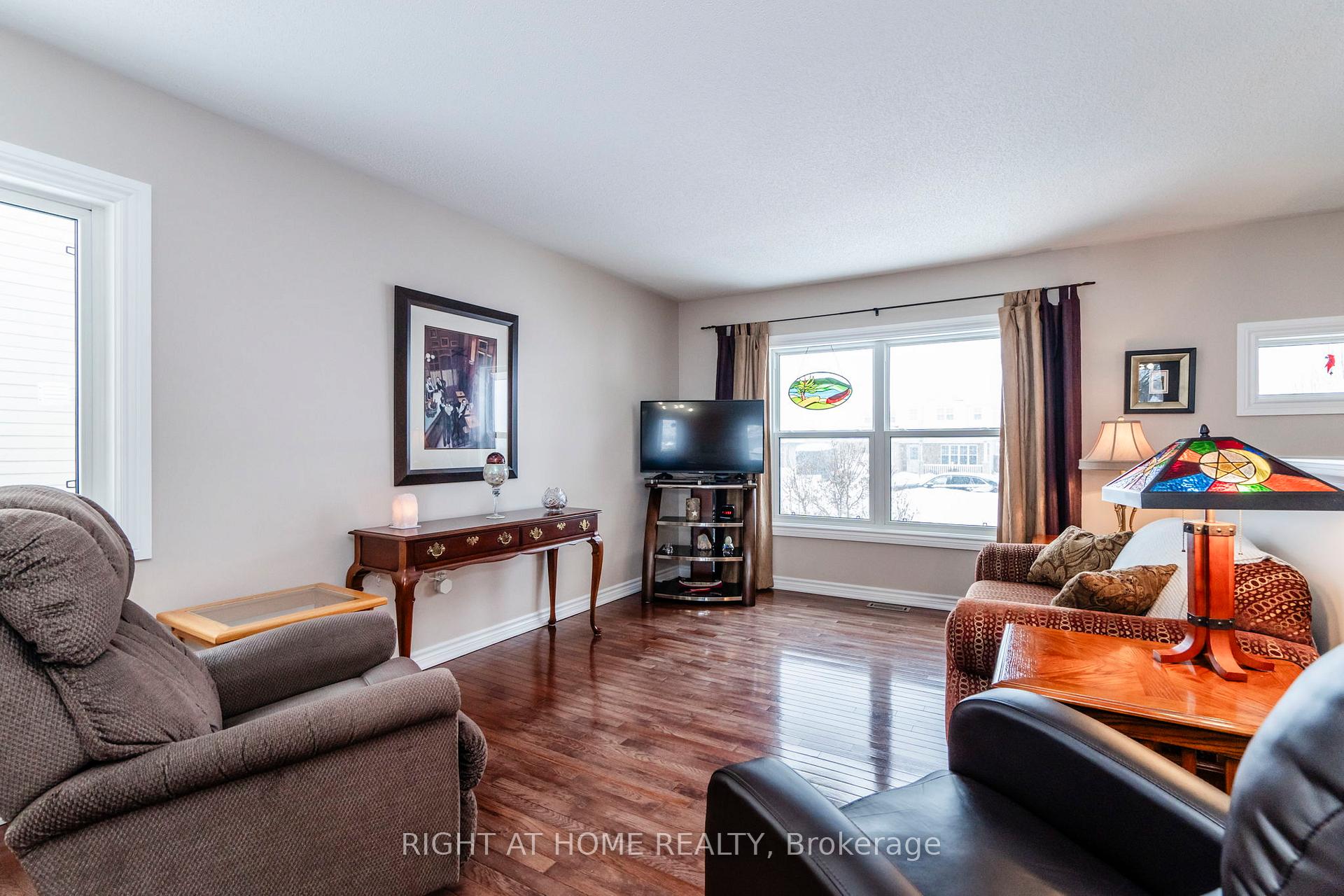 Photo 6 of 77 Armeda Clow Crescent, Essa, Angus — HOMEH