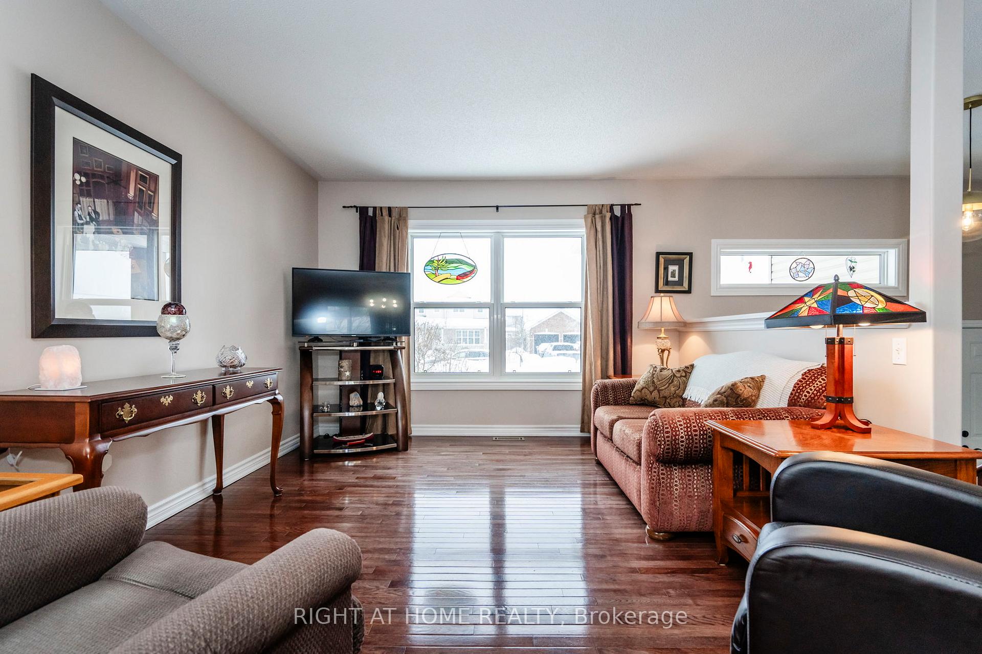 Photo 7 of 77 Armeda Clow Crescent, Essa, Angus — HOMEH
