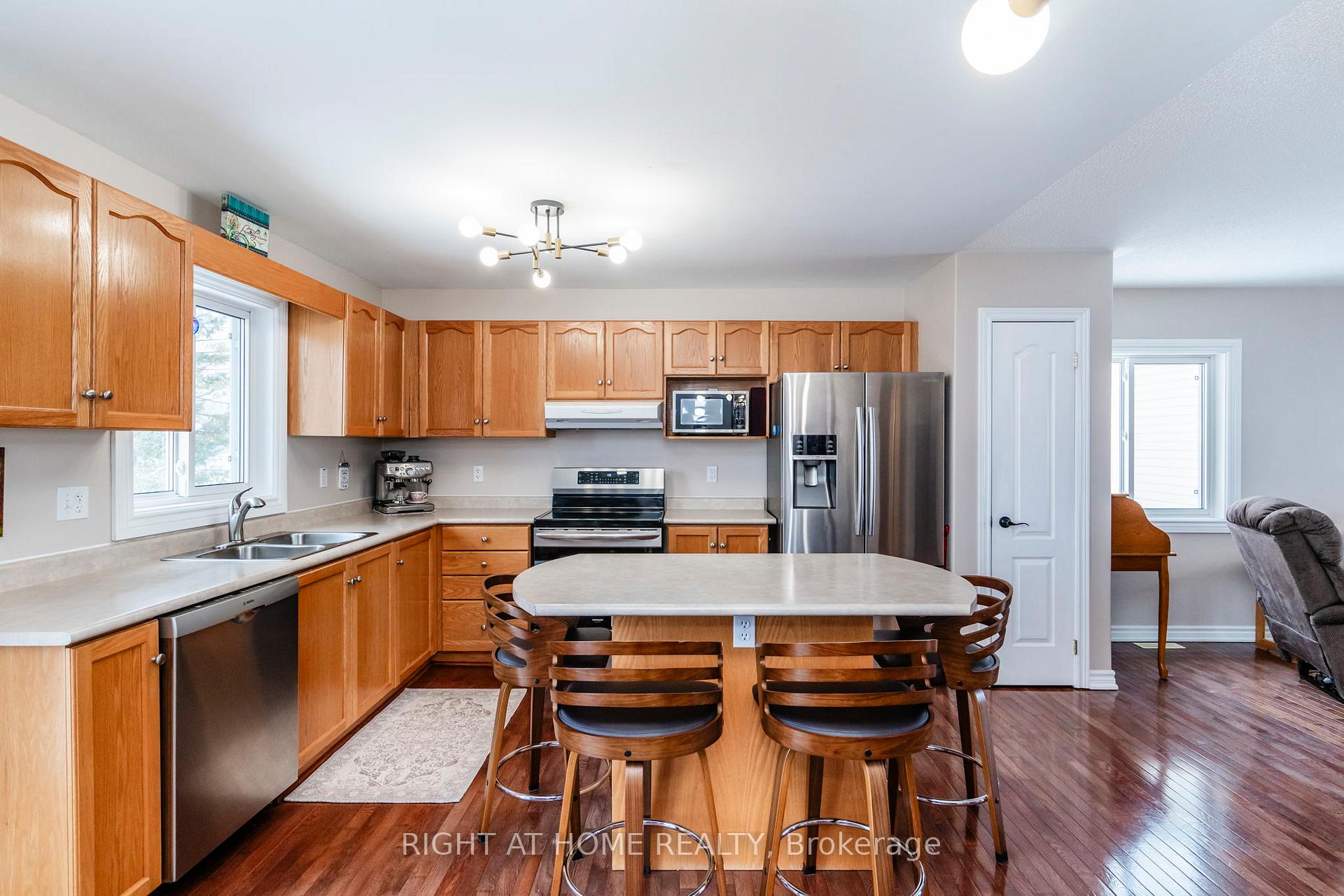 Photo 11 of 77 Armeda Clow Crescent, Essa, Angus — HOMEH