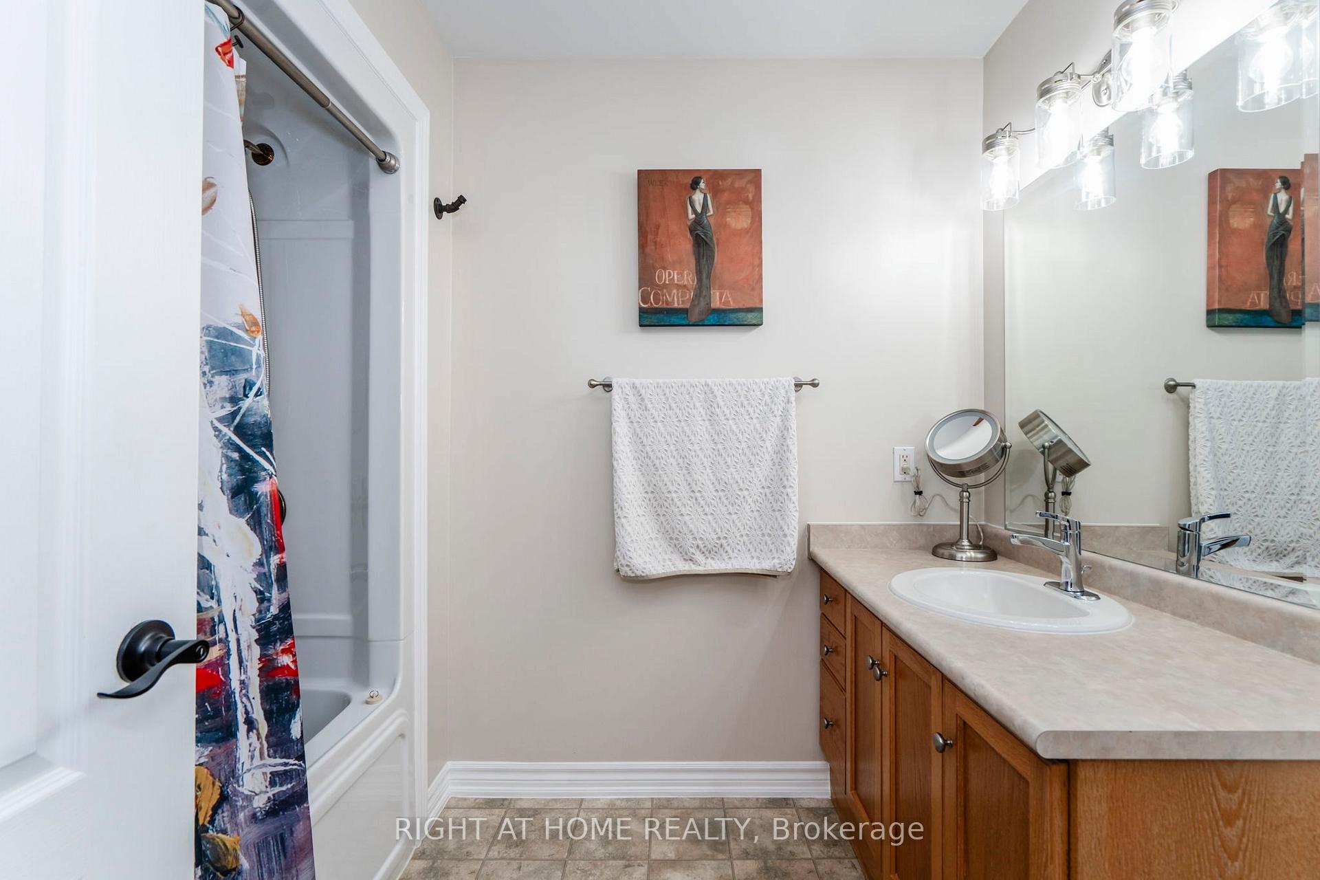 Photo 18 of 77 Armeda Clow Crescent, Essa, Angus — HOMEH