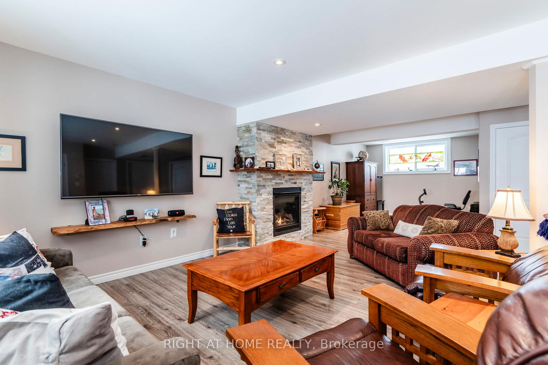 Photo 25 of 77 Armeda Clow Crescent, Essa, Angus — HOMEH