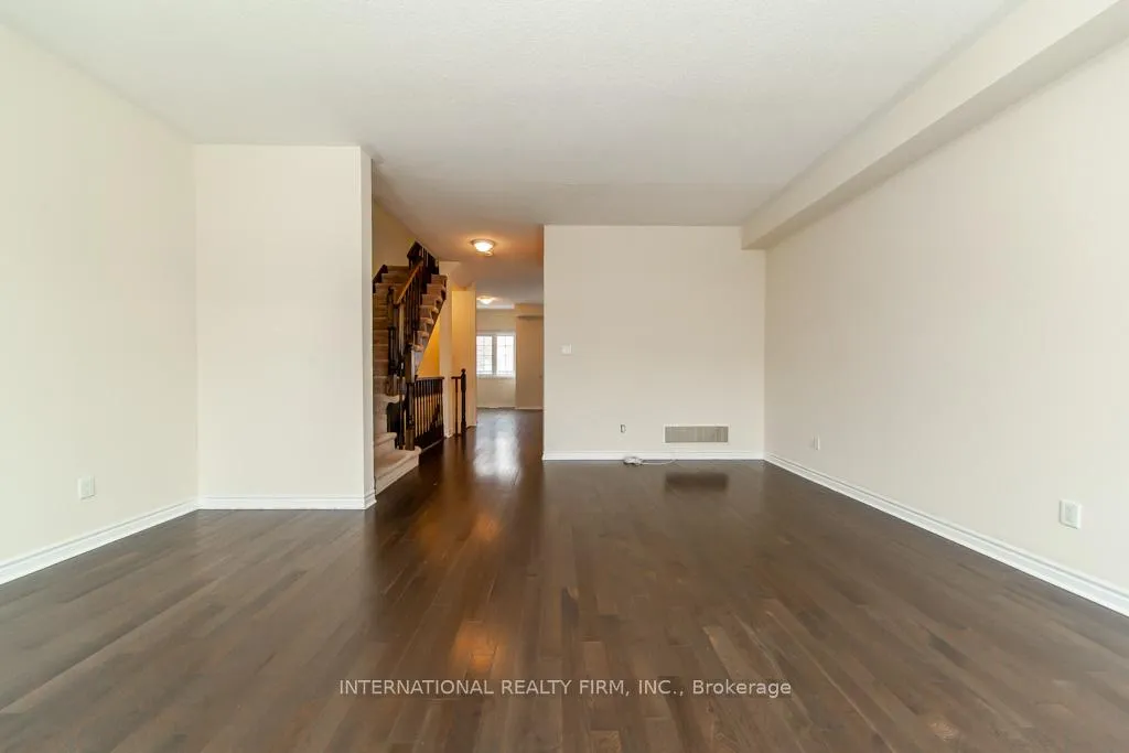 Photo 16 of 120 Ferris Square, Clarington, Courtice — HOMEH