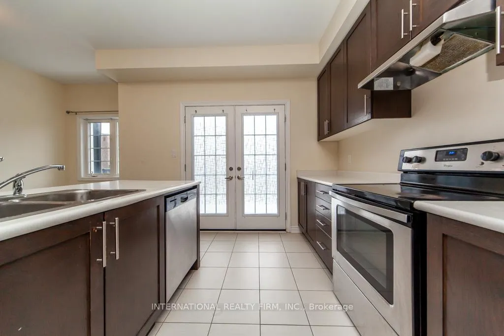 Photo 23 of 120 Ferris Square, Clarington, Courtice — HOMEH