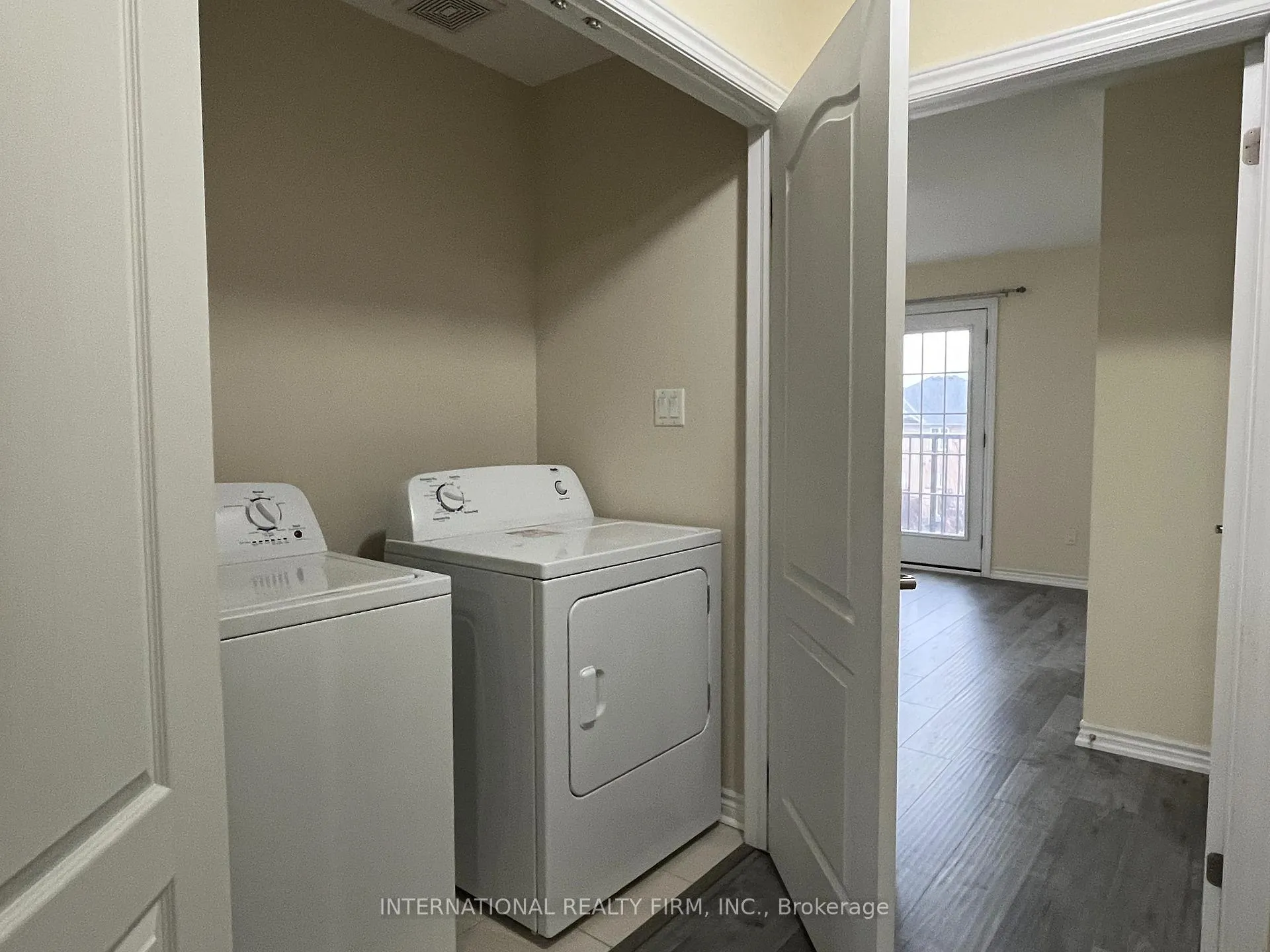 Photo 26 of 120 Ferris Square, Clarington, Courtice — HOMEH