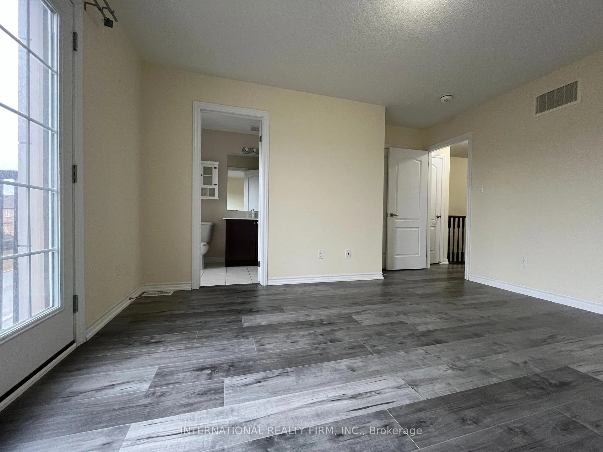 Photo 29 of 120 Ferris Square, Clarington, Courtice — HOMEH