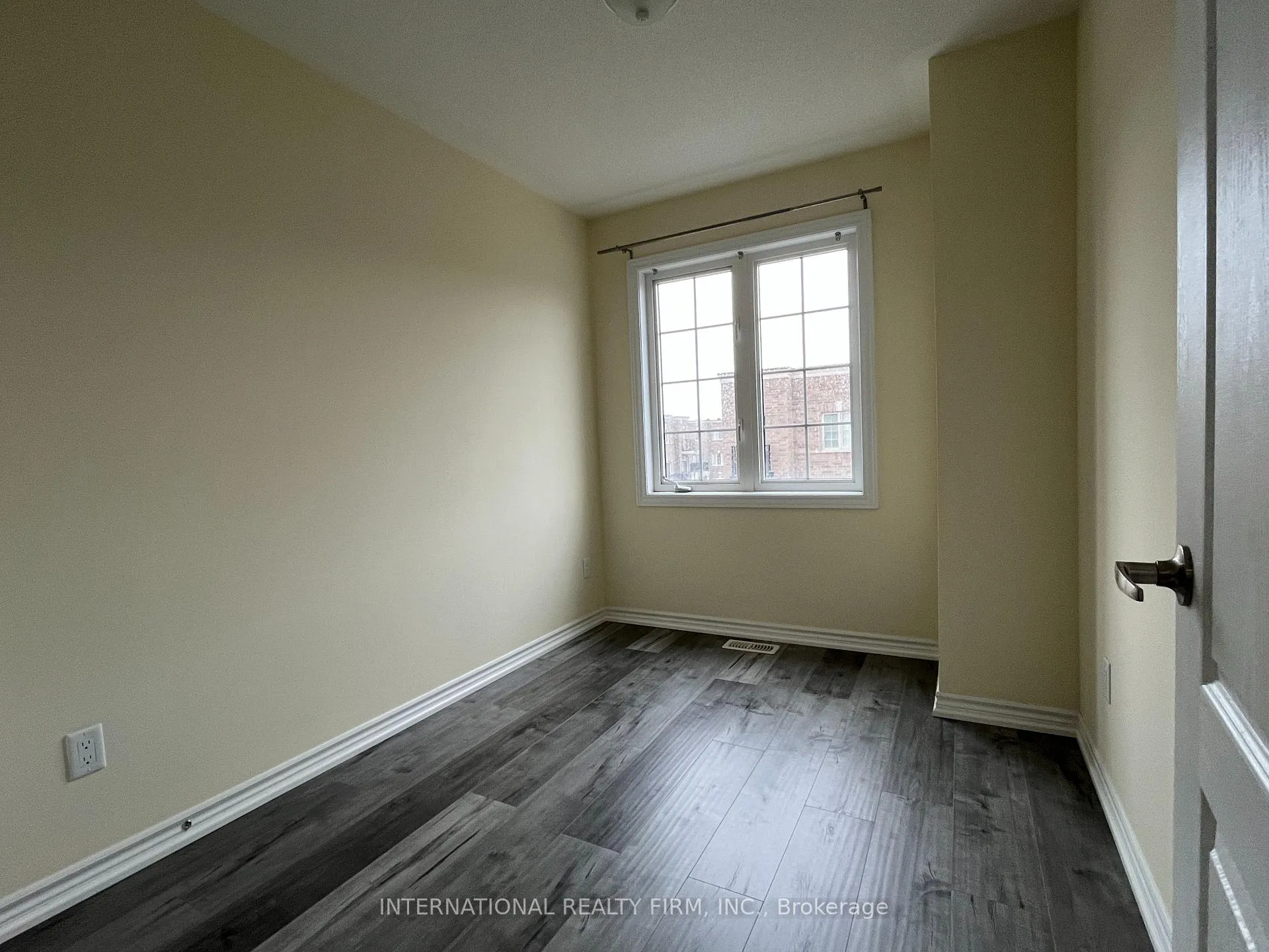 Photo 31 of 120 Ferris Square, Clarington, Courtice — HOMEH
