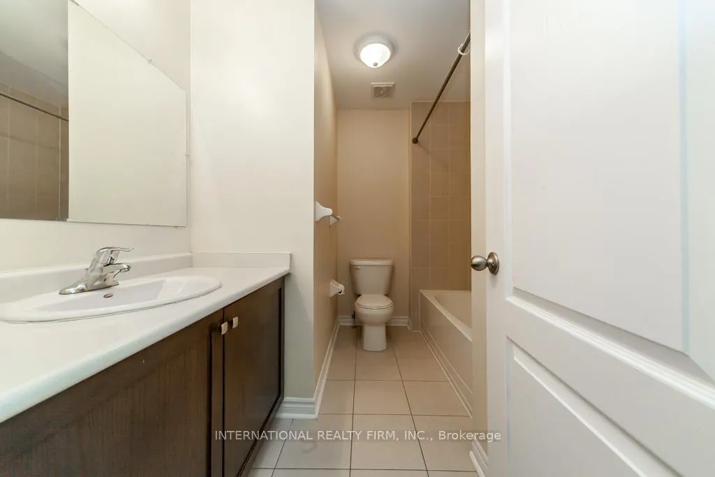 Photo 37 of 120 Ferris Square, Clarington, Courtice — HOMEH