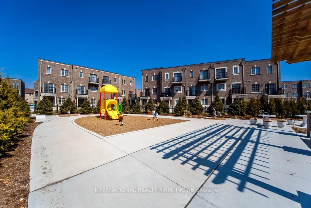 Photo 39 of 120 Ferris Square, Clarington, Courtice — HOMEH