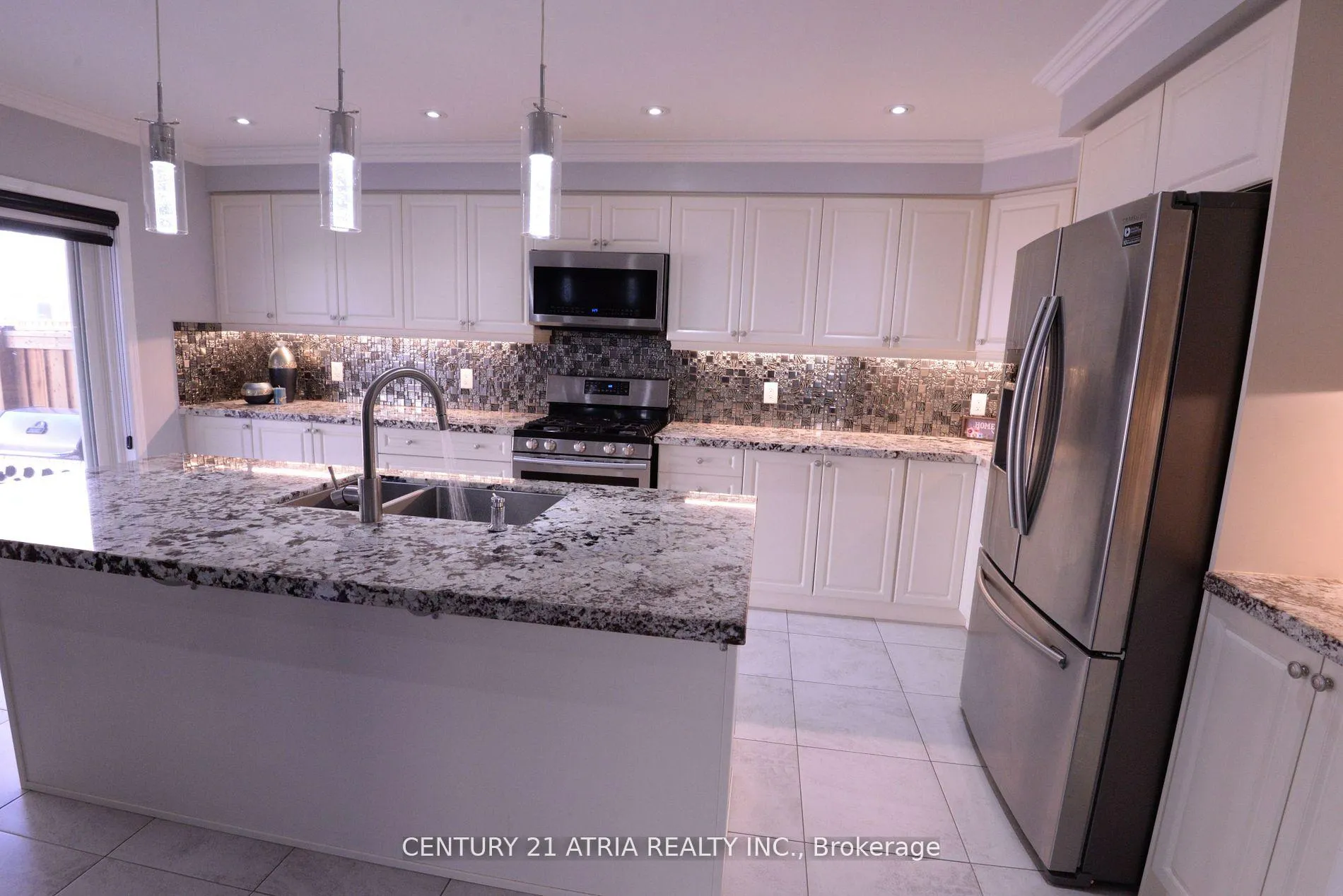 Photo 11 of 2440 Moonlight Crescent, Pickering, Rural Pickering — HOMEH