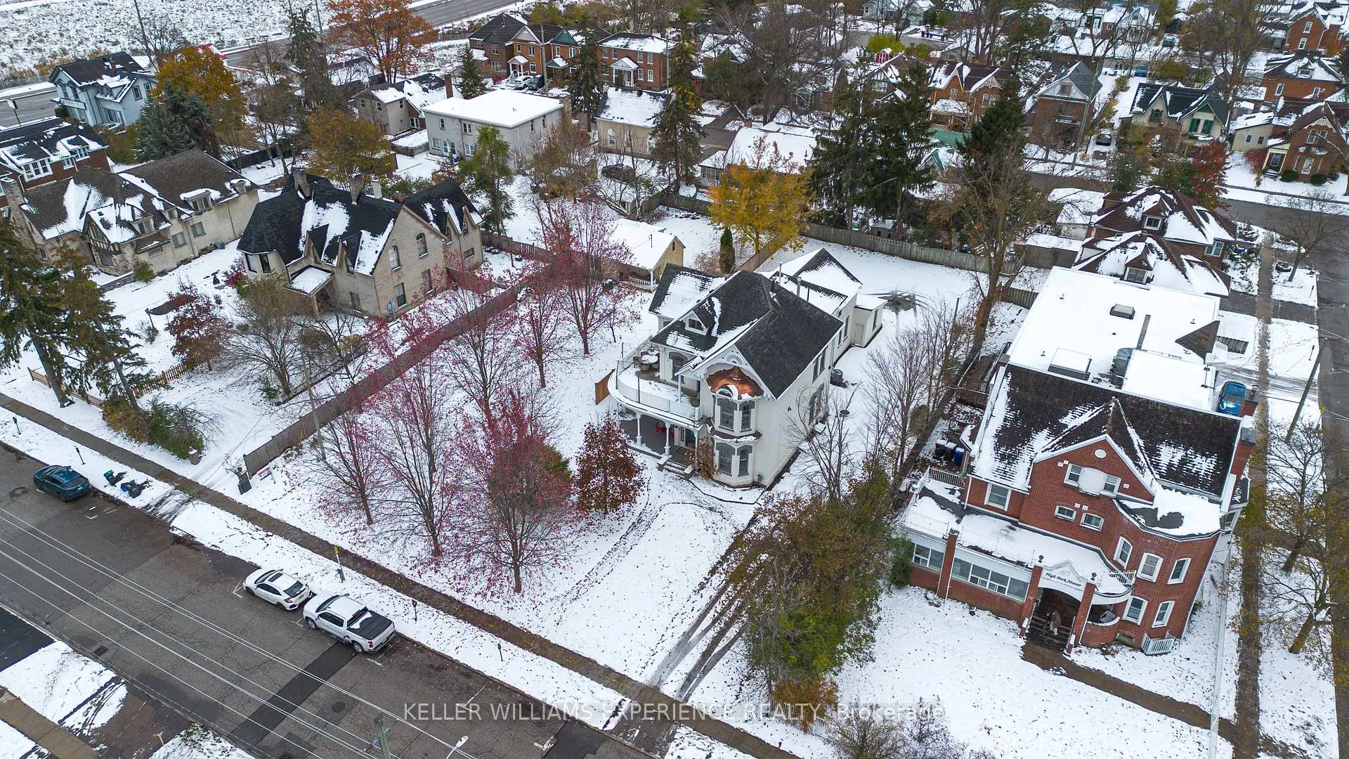 Photo 12 of 72 High Street, Barrie, Queen's Park — HOMEH