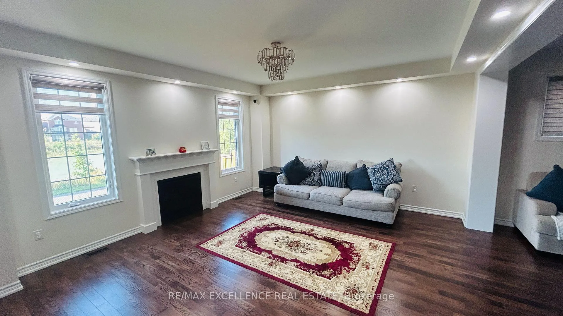 Photo 3 of 25 Divers Road, Brampton, Northwest Brampton — HOMEH