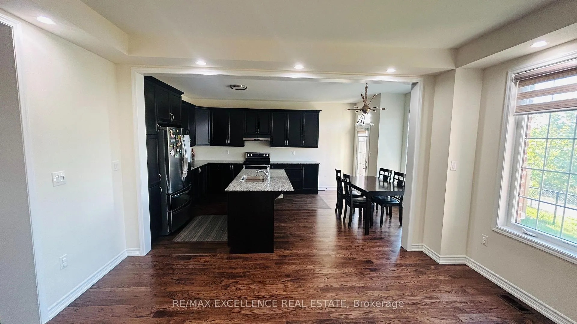 Photo 6 of 25 Divers Road, Brampton, Northwest Brampton — HOMEH