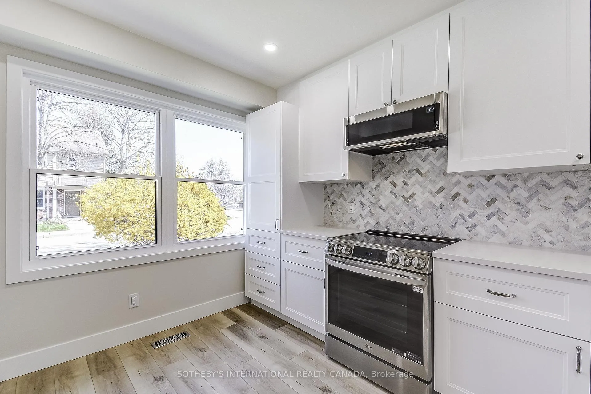 Photo 4 of Unit 5, 55 Kerman Avenue, Grimsby, Grimsby West — HOMEH