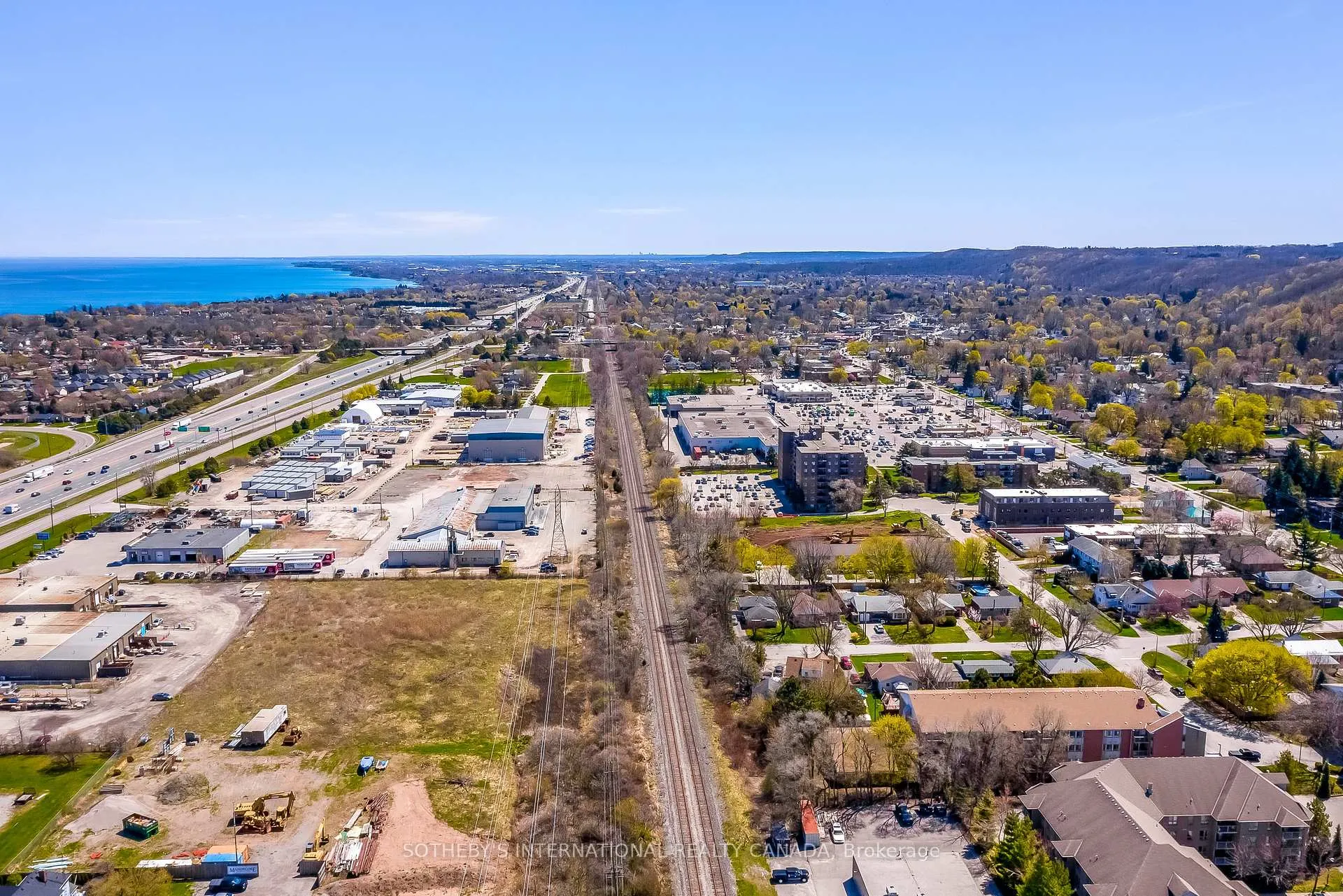 Photo 32 of Unit 5, 55 Kerman Avenue, Grimsby, Grimsby West — HOMEH